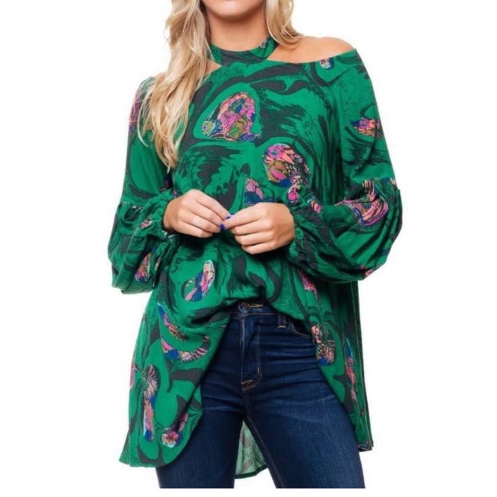 NWT Free People Drift Away Tunic
Color is Kelly Green